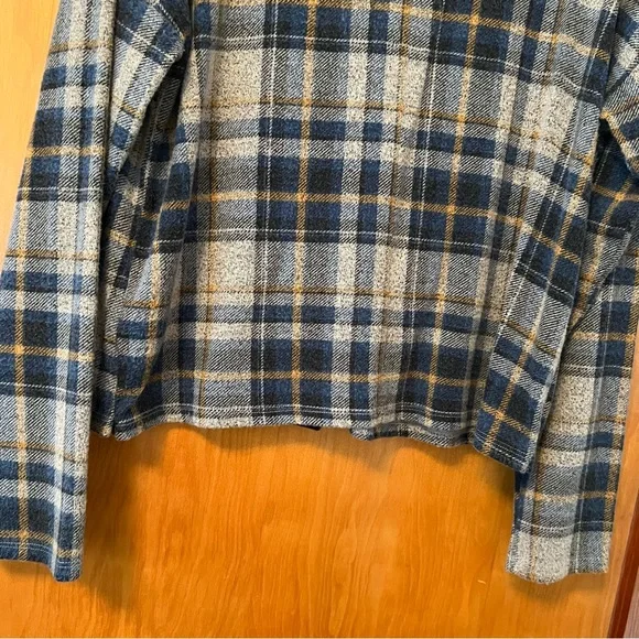 Maurices Plaid Super Soft Cardigan Size M - Picture 9 of 11
